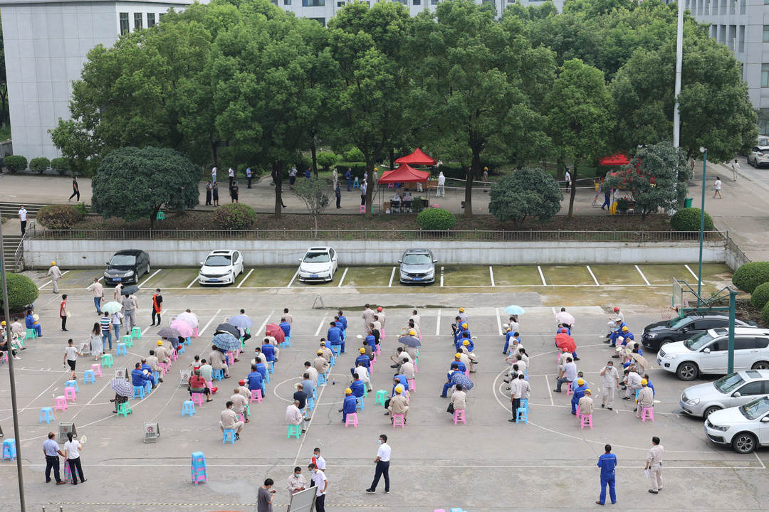 图8.6686.com官网总部大院核酸检测等候区_副本.jpg