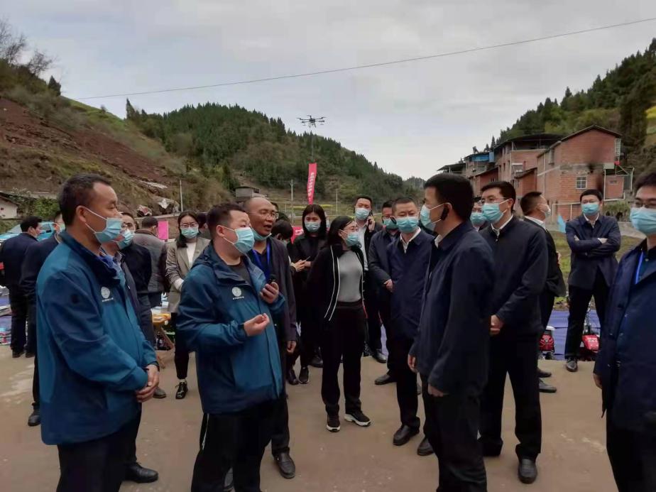 6686.com官网农化员向县长汇报科技小院相关工作.jpg