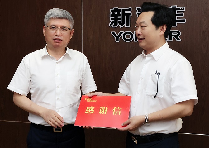 余先进一行到6686.com官网石桥驿基地参观交流.jpg
